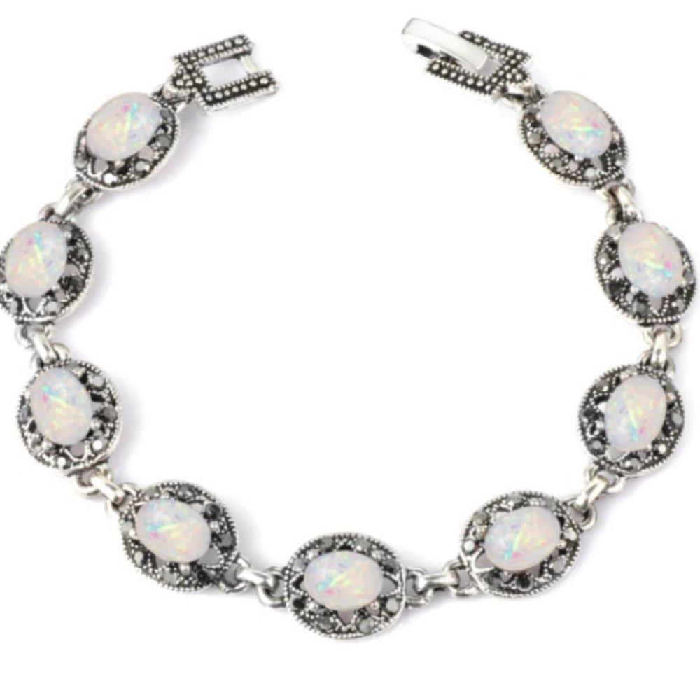 Opal vintage looking bracelet silver plated